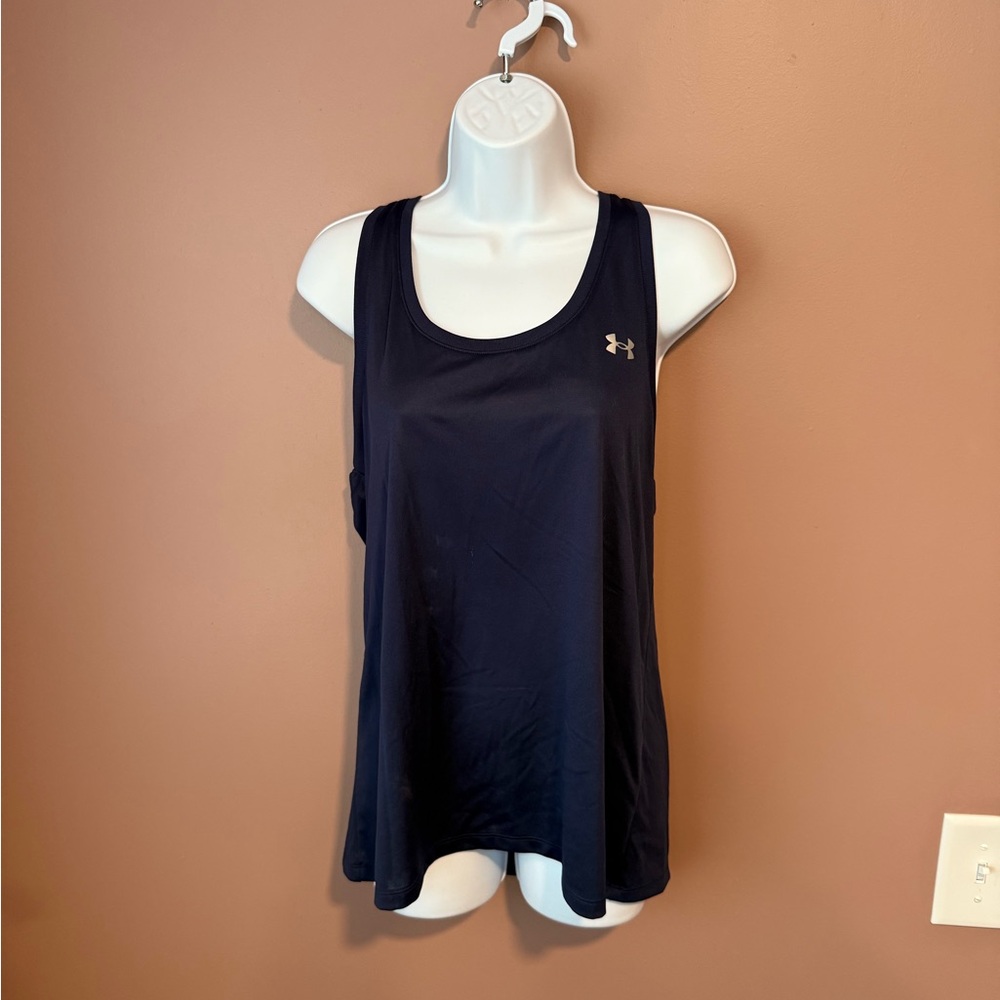 Bundle of workout tops - Picture 2 of 6